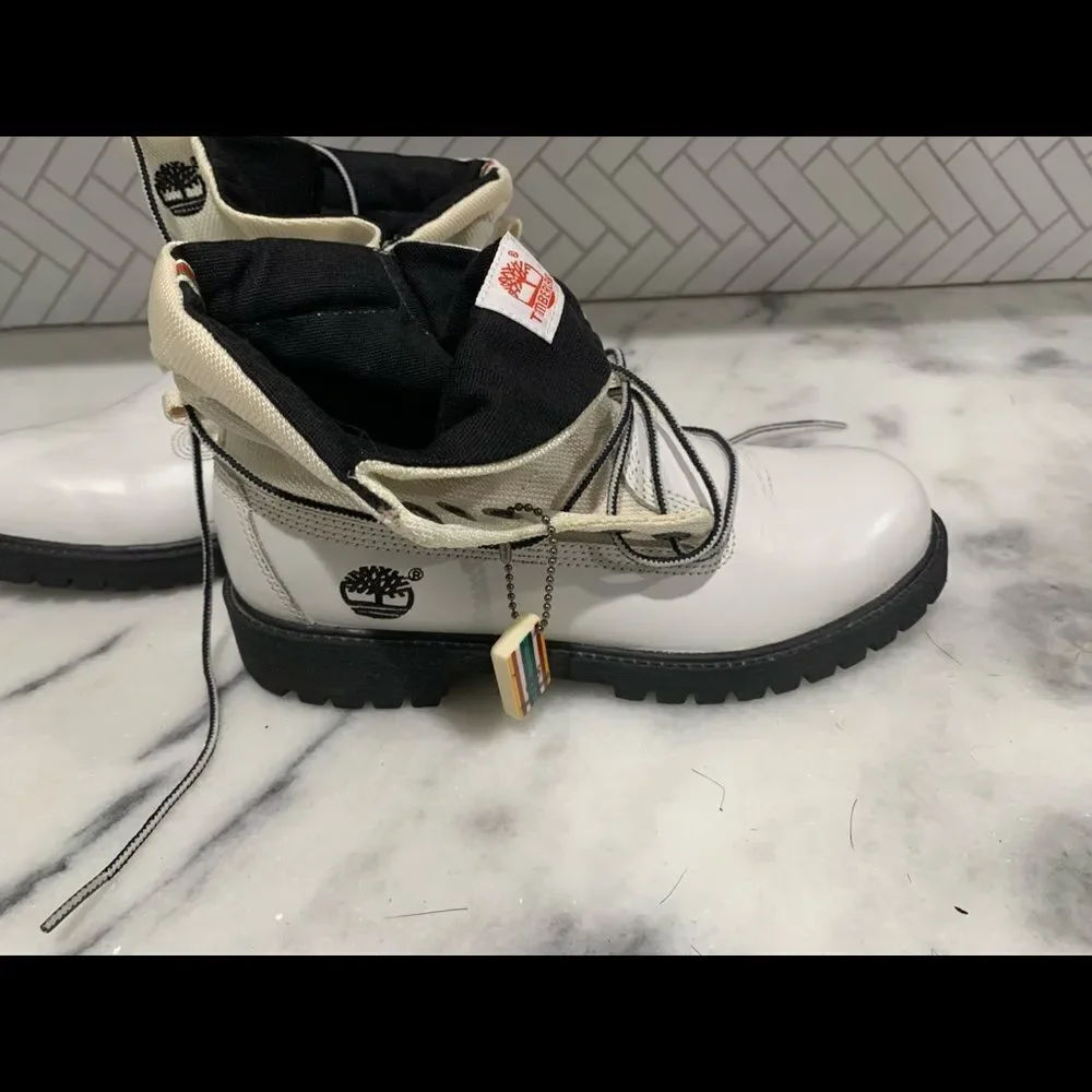 Timberland leather white boots rollout top sz 5. Beautiful condition - Picture 4 of 9